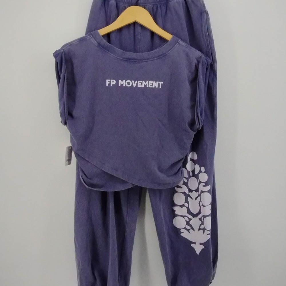 NWT FP Movement Hot Shot Logo Crossover 2 Piece Set Blue Indigo Pockets Large - Picture 2 of 16